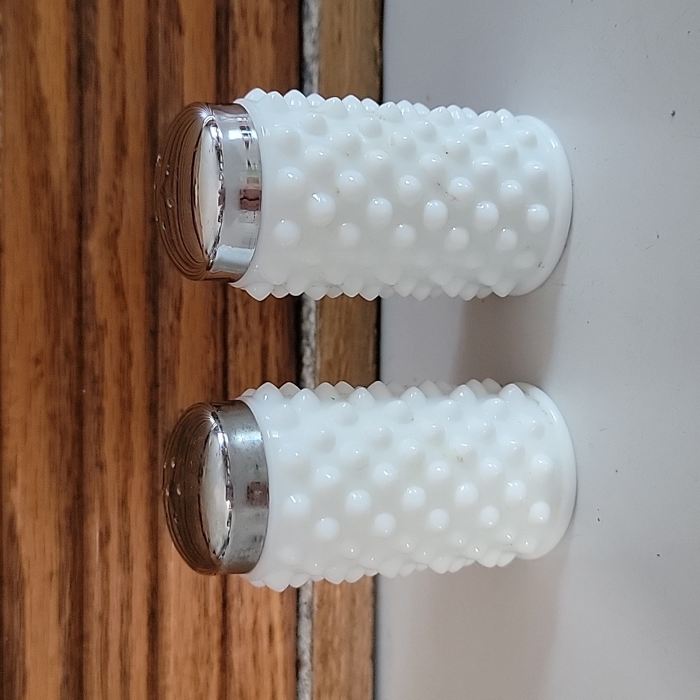 Vintage Salt & Pepper Shaker Fenton hobnal milk glass